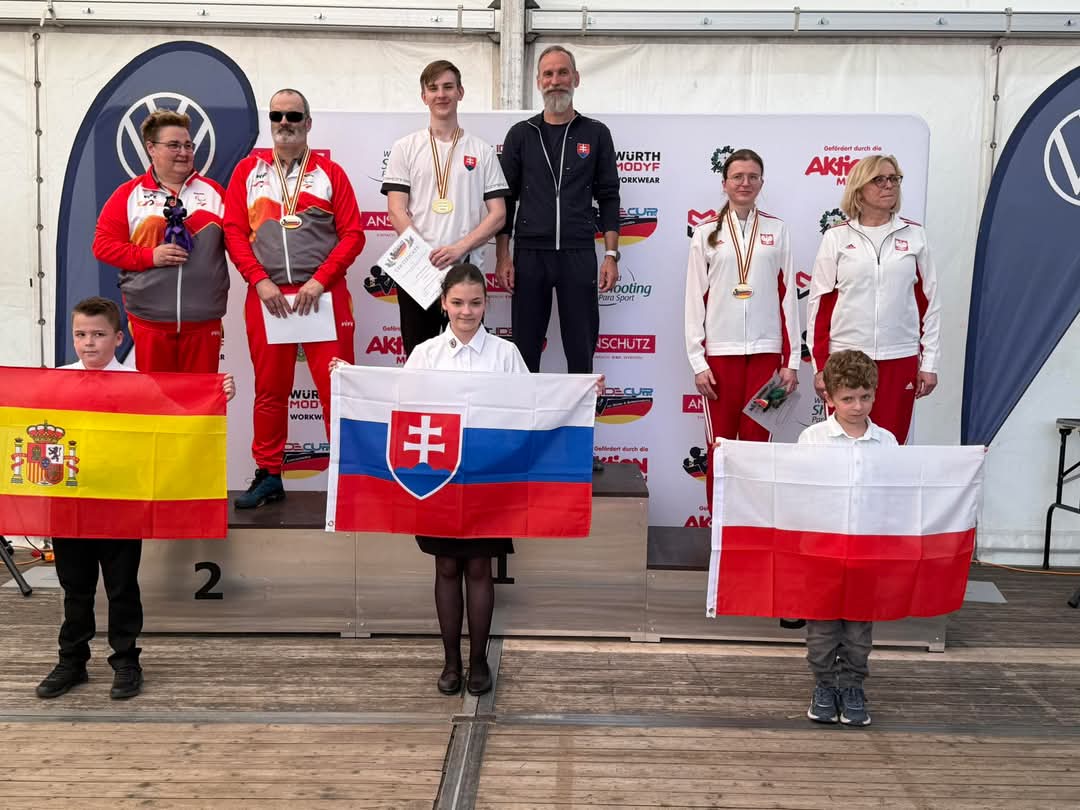 Vilkovi patrí bronz v stojačke, objatie s asistentom, veľká radosť
